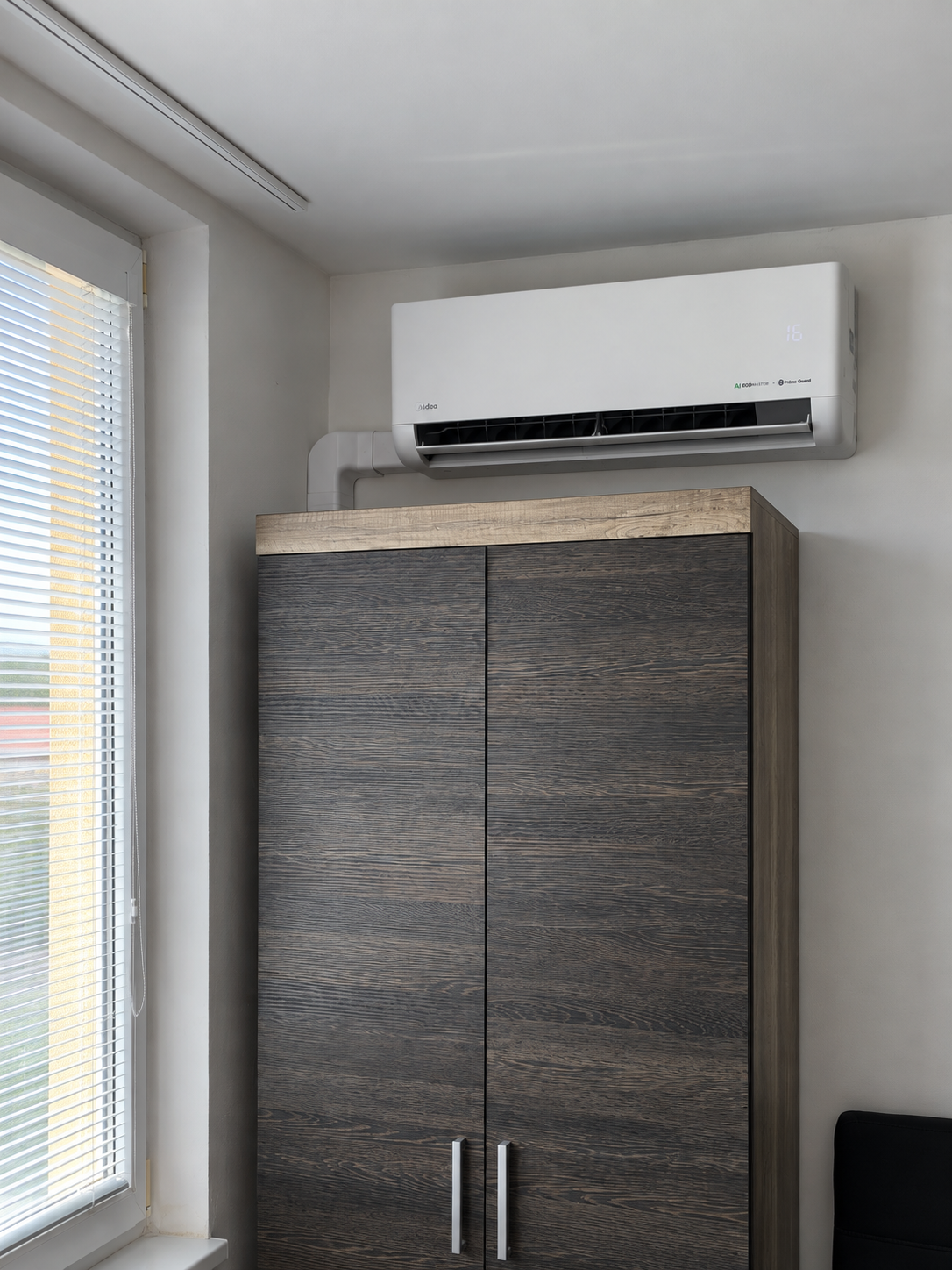 Montáž klimatizácie Midea Solunar 3,5 kW v garzónke v Nitre